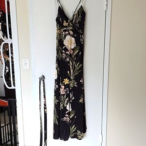 Lulu's black floral maxi dress